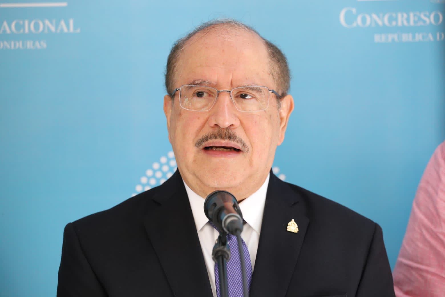 En ningún momento se ha pensado en aplicar impuesto a las remesas familiares